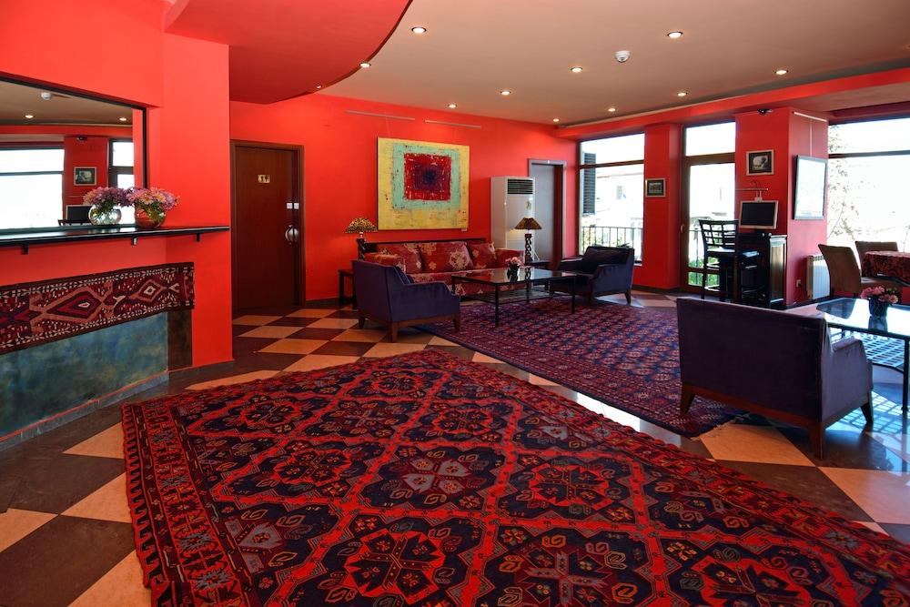 Urban Lodge Hotel Rooms And Suits ティビリシ エクステリア 写真