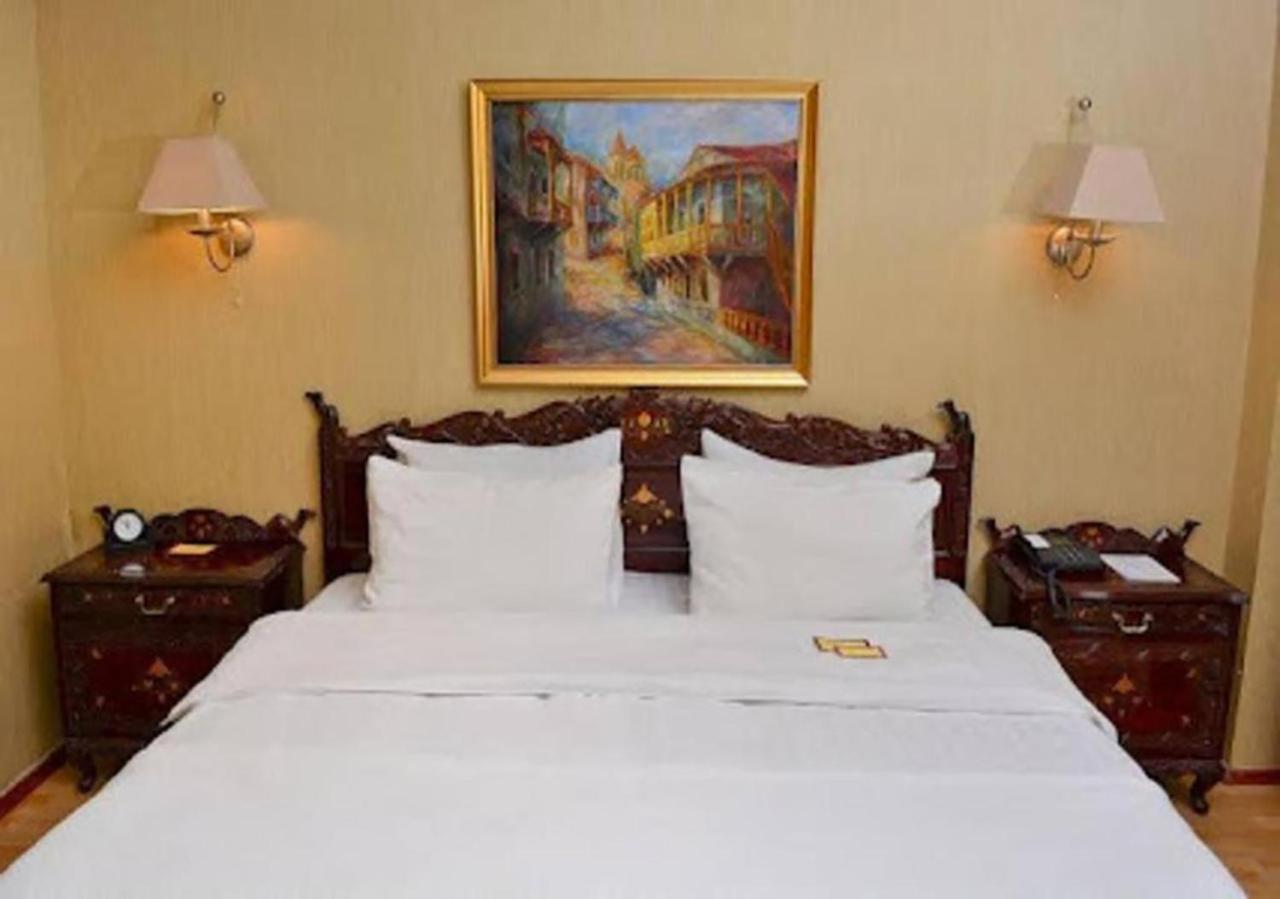 Urban Lodge Hotel Rooms And Suits ティビリシ エクステリア 写真