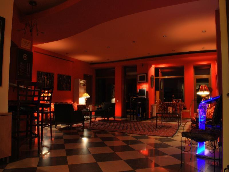 Urban Lodge Hotel Rooms And Suits ティビリシ エクステリア 写真