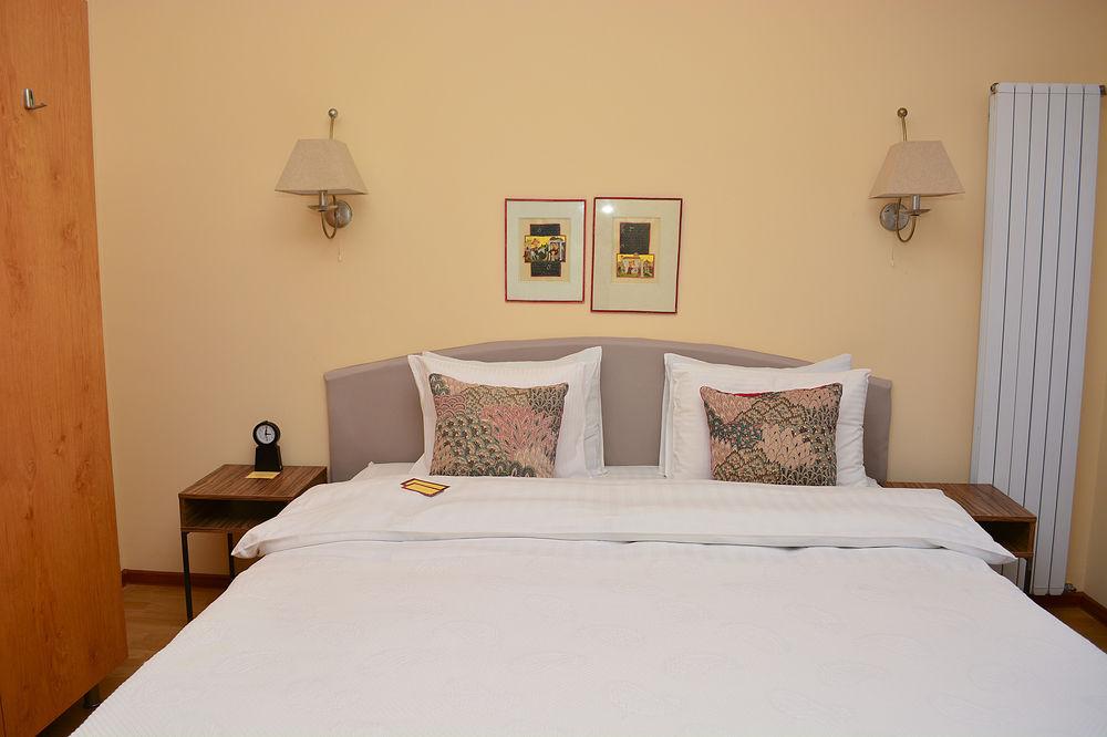 Urban Lodge Hotel Rooms And Suits ティビリシ エクステリア 写真