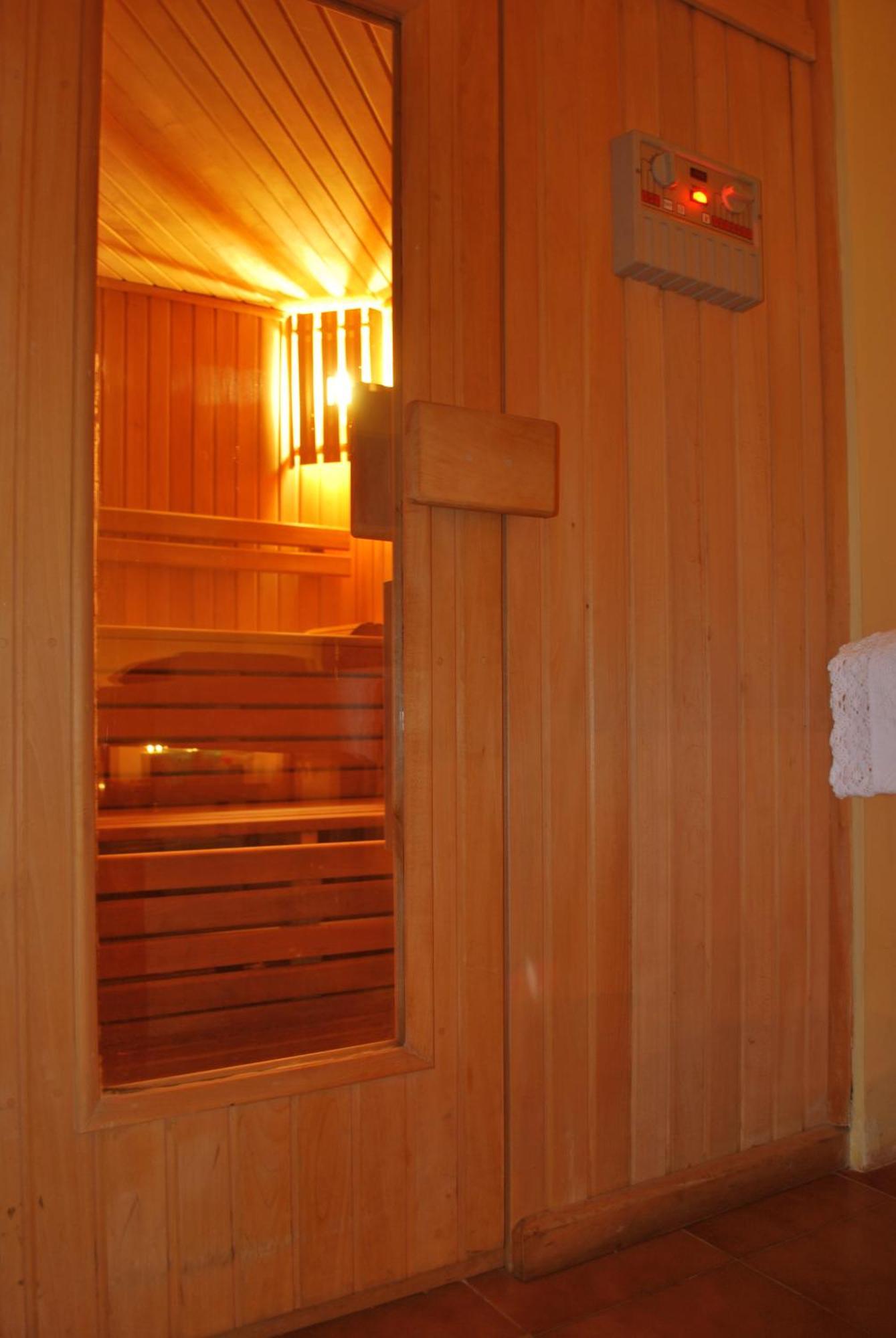 Urban Lodge Hotel Rooms And Suits ティビリシ エクステリア 写真