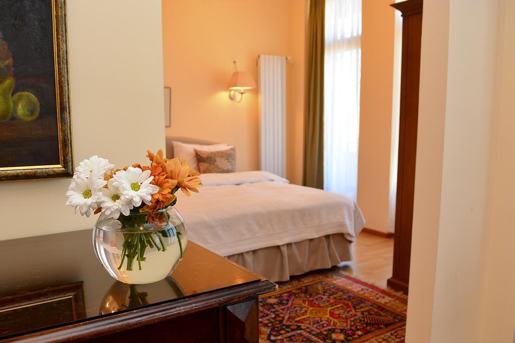 Urban Lodge Hotel Rooms And Suits ティビリシ エクステリア 写真