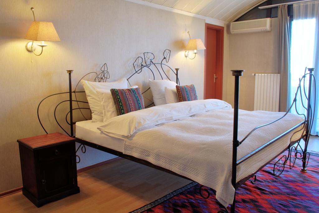 Urban Lodge Hotel Rooms And Suits ティビリシ エクステリア 写真