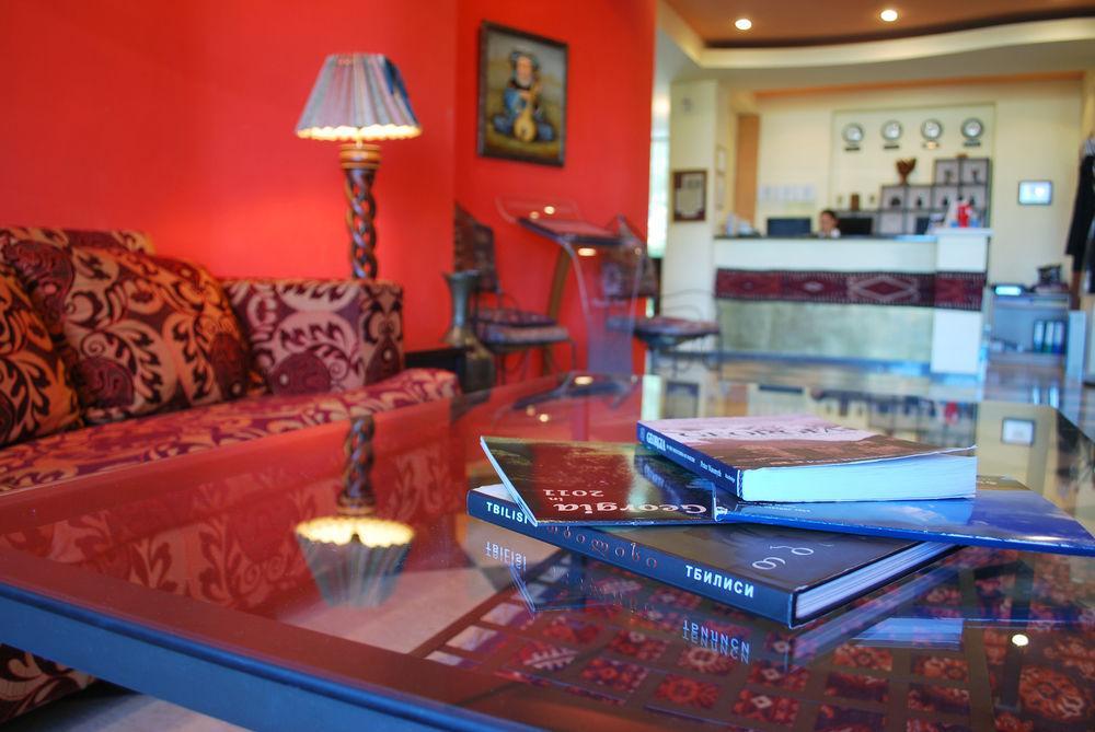 Urban Lodge Hotel Rooms And Suits ティビリシ インテリア 写真